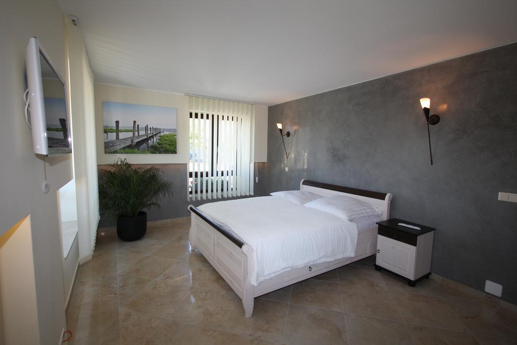 Hotel Da Gianni Gmbh Oranienburg Rum bild